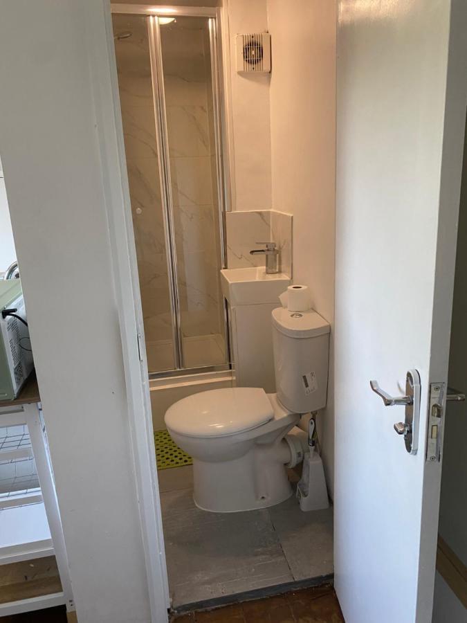 Accommodation Hub Studio 3 ลอนดอน ภายนอก รูปภาพ